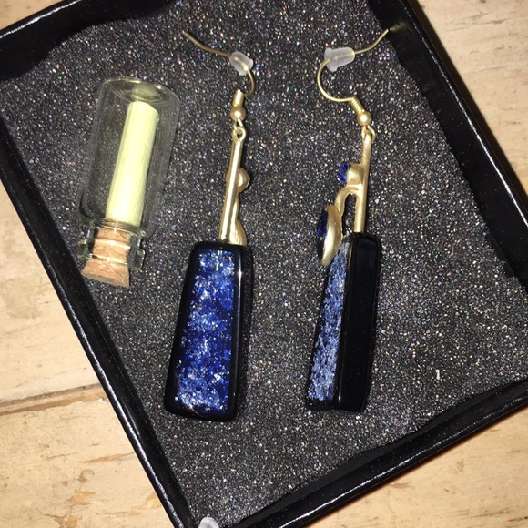 Blue dangling earrings - Picture 3 of 5